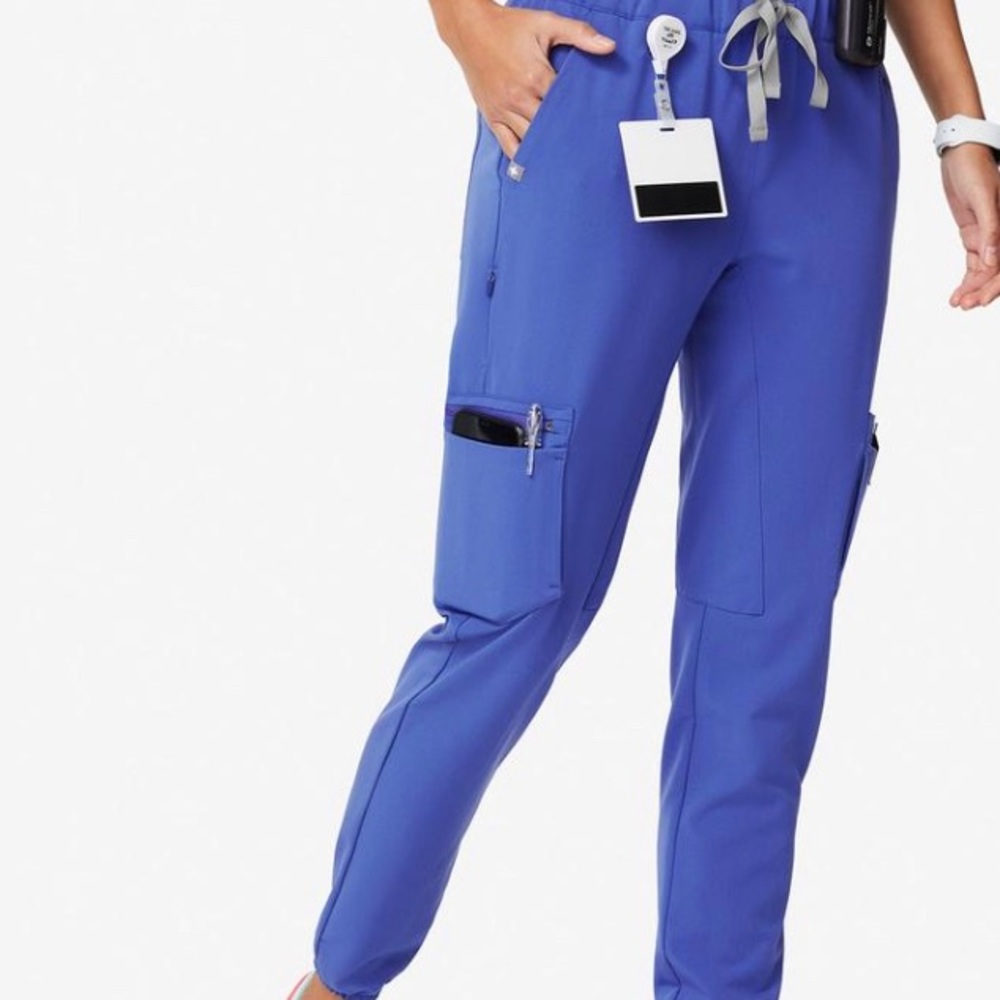 Figs 20 pocket scrub pants Size M brand new